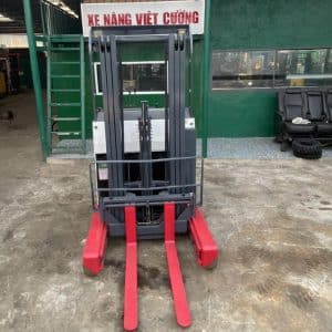 Xe nâng điện đứng lái 1.5 tấn